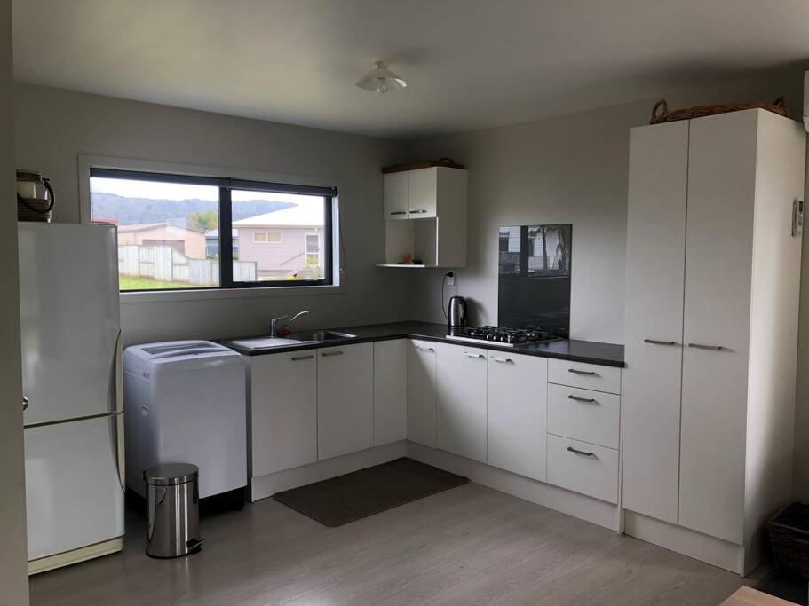 Villa Whitianga Kiwi Bach Exterior foto